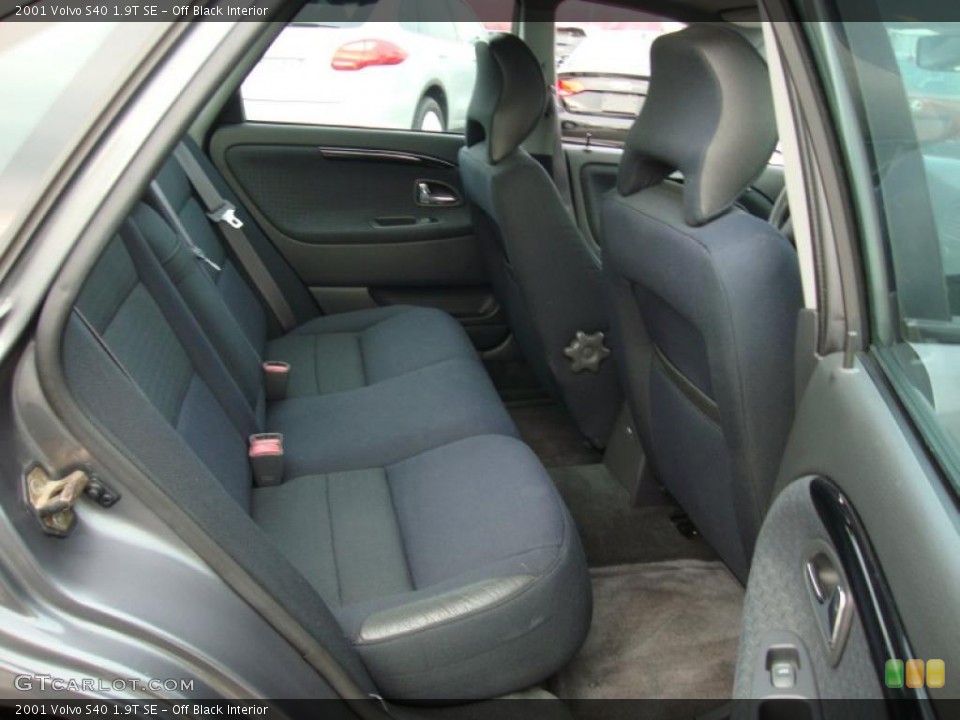 Off Black Interior Photo for the 2001 Volvo S40 1.9T SE #43371991