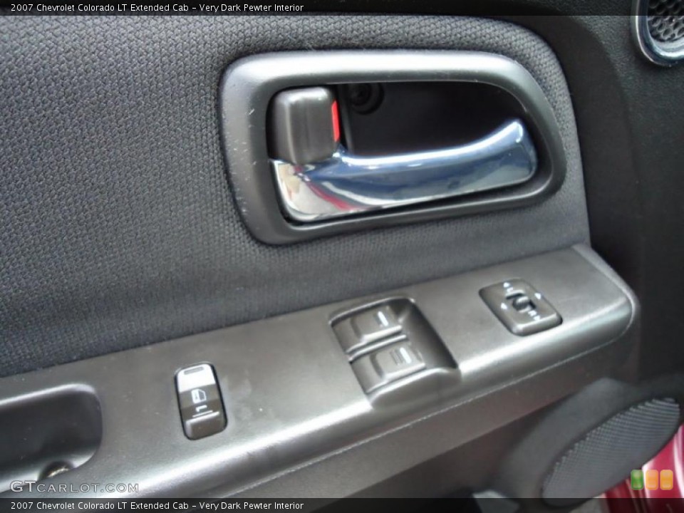 Very Dark Pewter Interior Controls for the 2007 Chevrolet Colorado LT Extended Cab #43373180