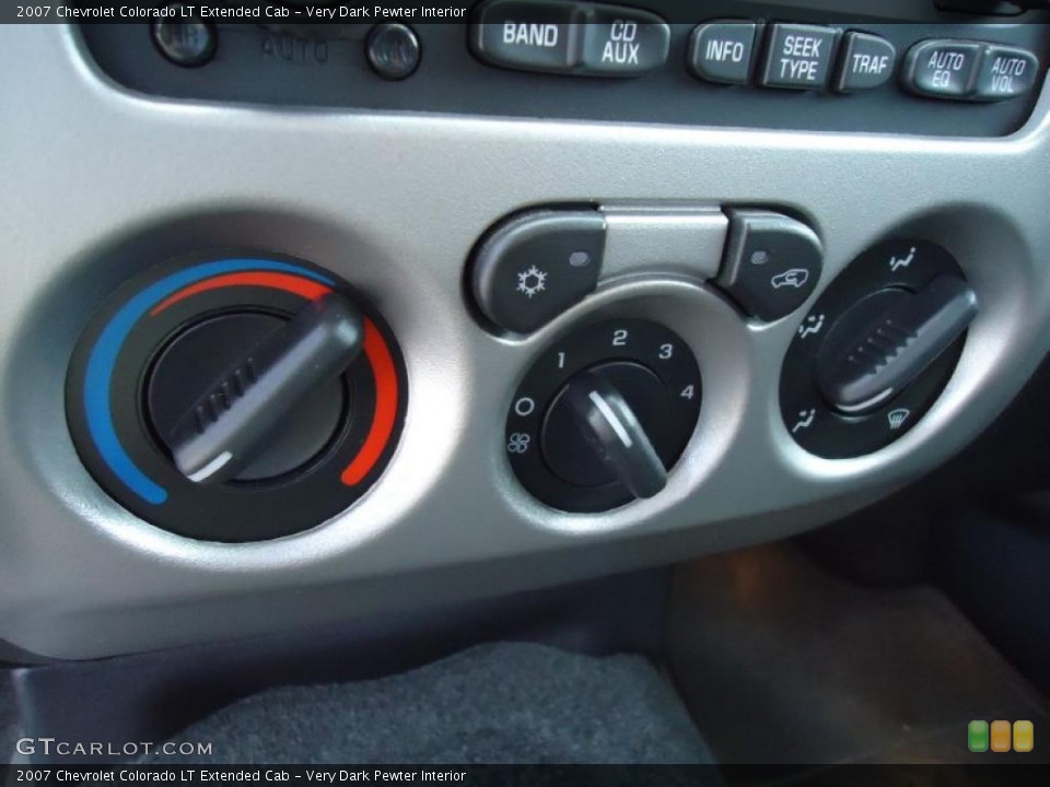 Very Dark Pewter Interior Controls for the 2007 Chevrolet Colorado LT Extended Cab #43373240