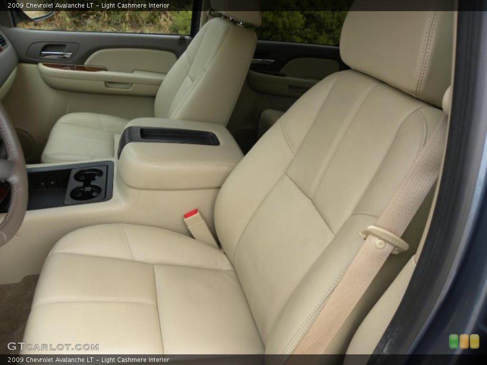 Light Cashmere Interior Photo for the 2009 Chevrolet Avalanche LT #43375012