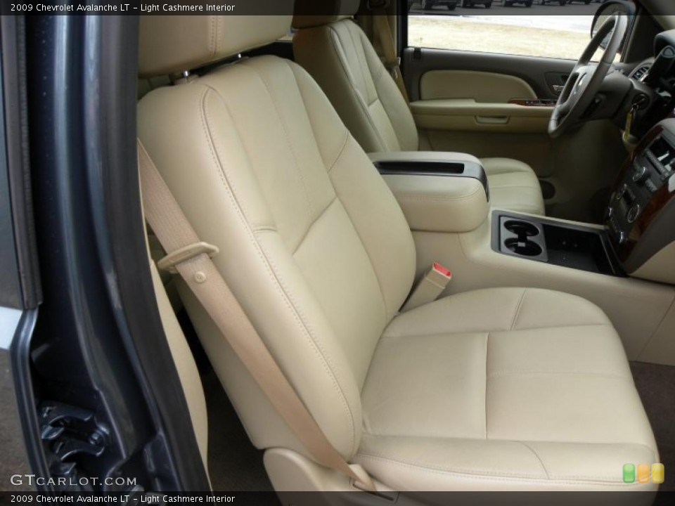 Light Cashmere Interior Photo for the 2009 Chevrolet Avalanche LT #43375064