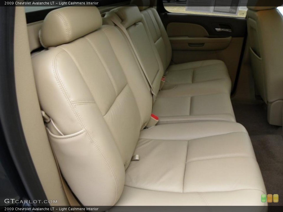 Light Cashmere Interior Photo for the 2009 Chevrolet Avalanche LT #43375108