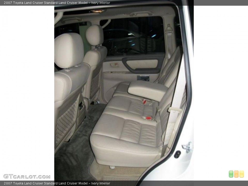 Ivory Interior Photo for the 2007 Toyota Land Cruiser  #43382988