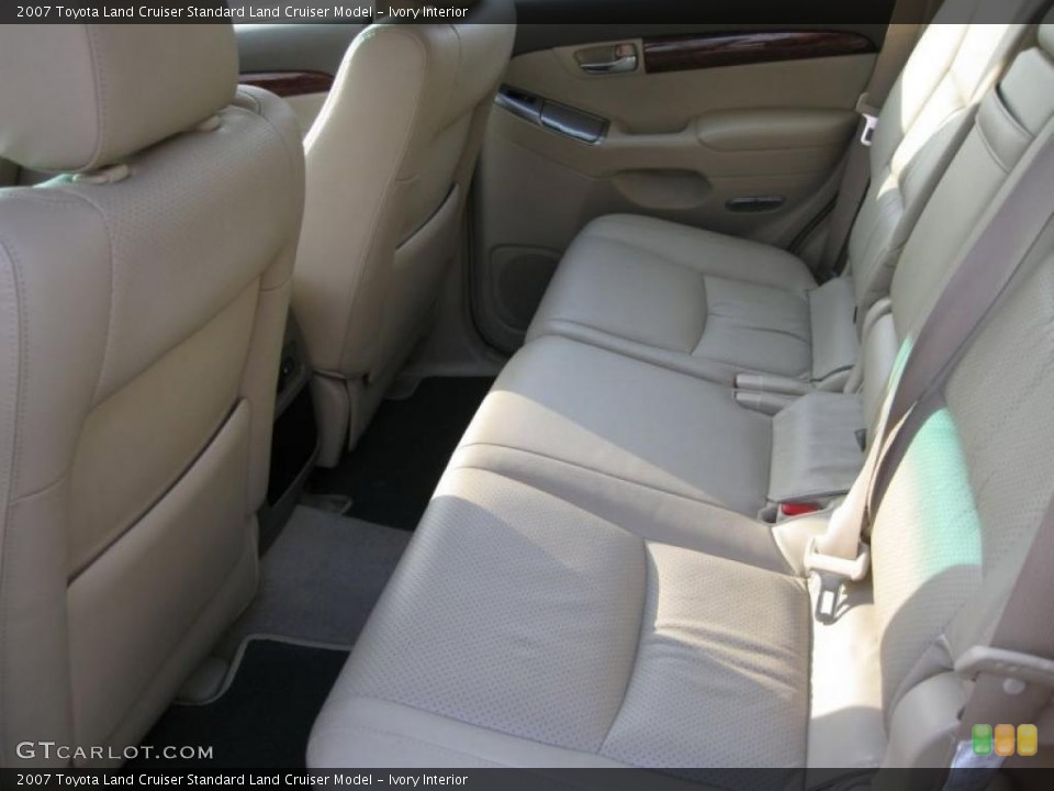 Ivory Interior Photo for the 2007 Toyota Land Cruiser  #43383203