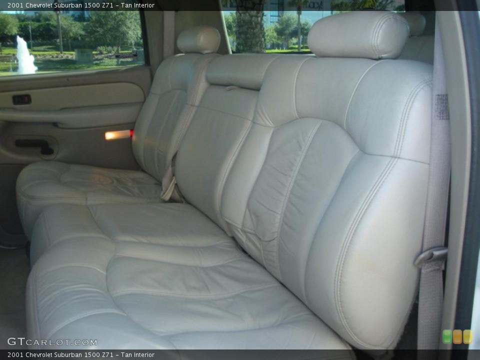Tan Interior Photo for the 2001 Chevrolet Suburban 1500 Z71 #43389799