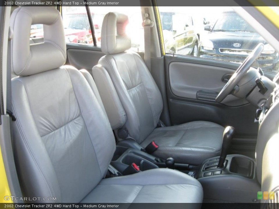 Medium Gray Interior Photo for the 2002 Chevrolet Tracker ZR2 4WD Hard Top #43395136