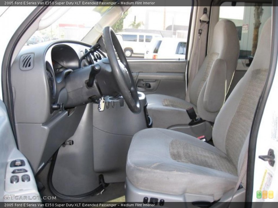 Medium Flint Interior Photo for the 2005 Ford E Series Van E350 Super Duty XLT Extended Passenger #43397960