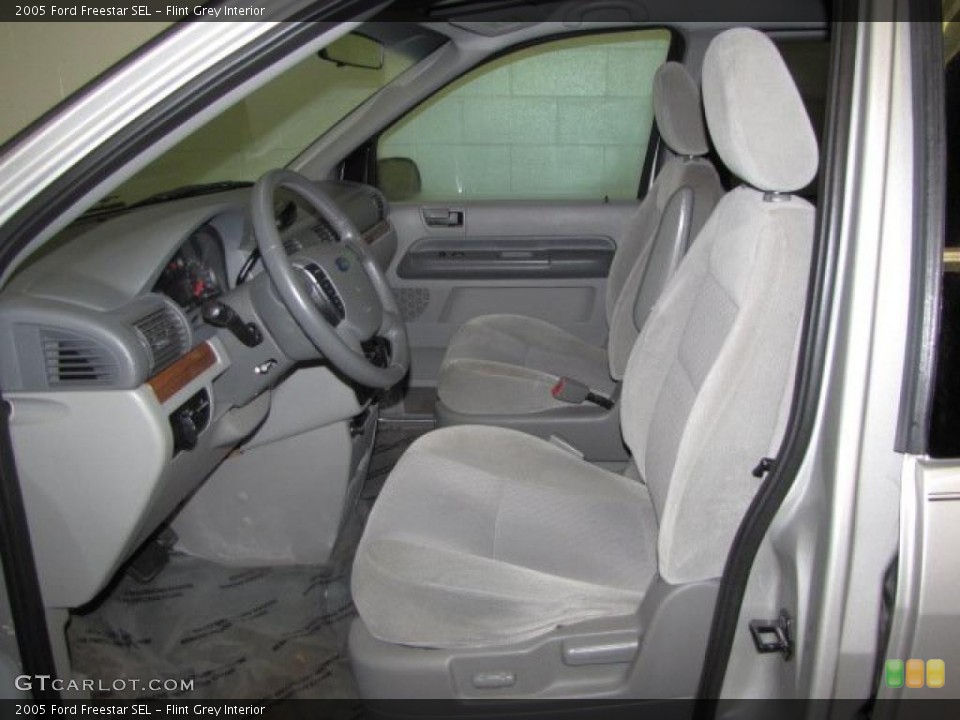 Flint Grey Interior Photo for the 2005 Ford Freestar SEL #43403683