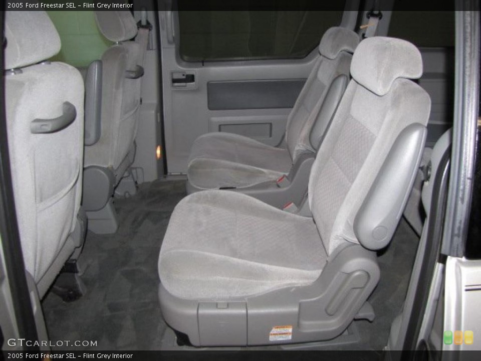 Flint Grey Interior Photo for the 2005 Ford Freestar SEL #43403707
