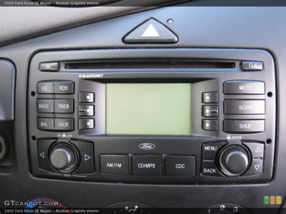 Medium Graphite Interior Controls for the 2003 Ford Focus SE Wagon #43411224