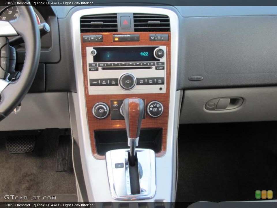 Light Gray Interior Controls for the 2009 Chevrolet Equinox LT AWD #43420856