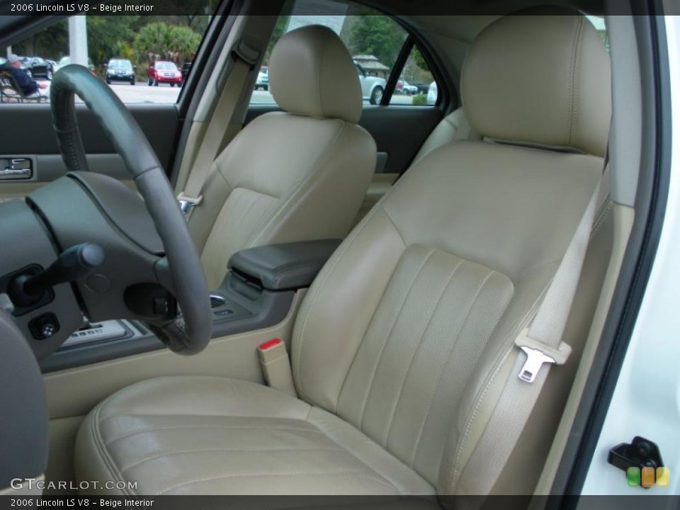 Beige Interior Photo for the 2006 Lincoln LS V8 #43437287