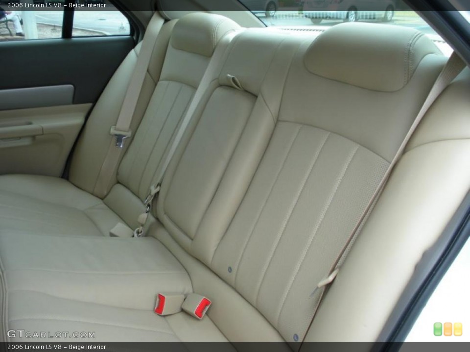 Beige Interior Photo for the 2006 Lincoln LS V8 #43437311