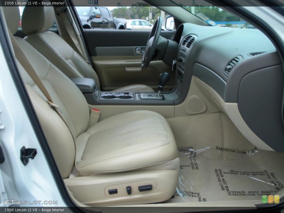 Beige Interior Photo for the 2006 Lincoln LS V8 #43437323