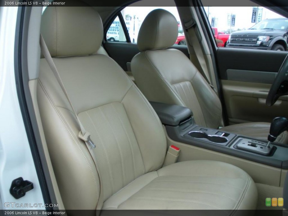 Beige Interior Photo for the 2006 Lincoln LS V8 #43437335