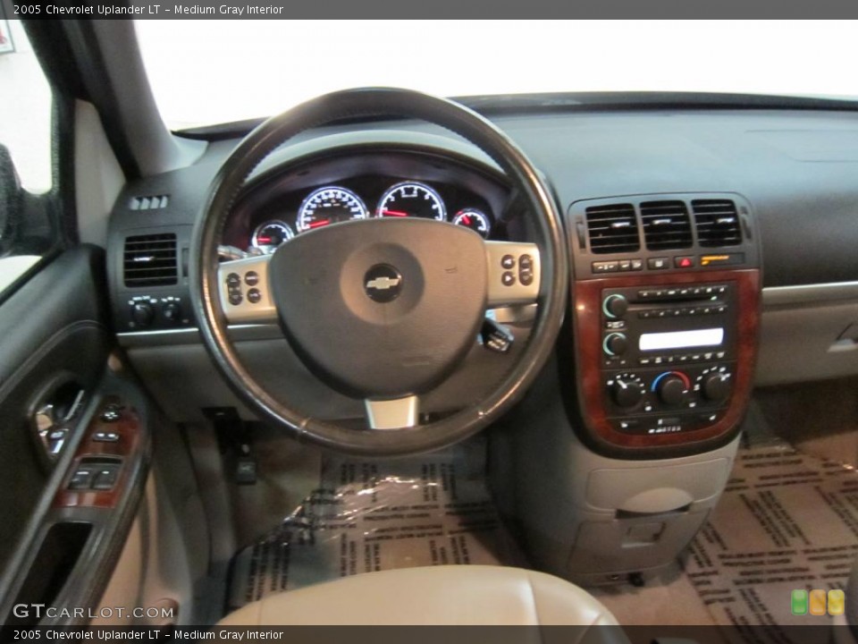 Medium Gray Interior Dashboard for the 2005 Chevrolet Uplander LT #43444704