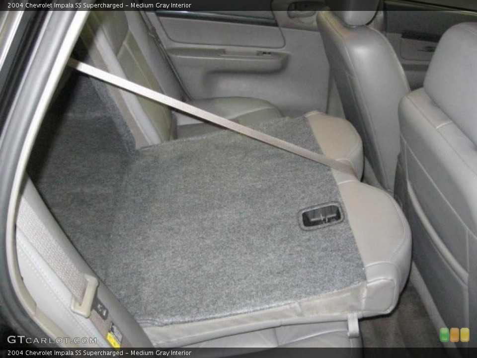Medium Gray Interior Photo for the 2004 Chevrolet Impala SS Supercharged #43452084