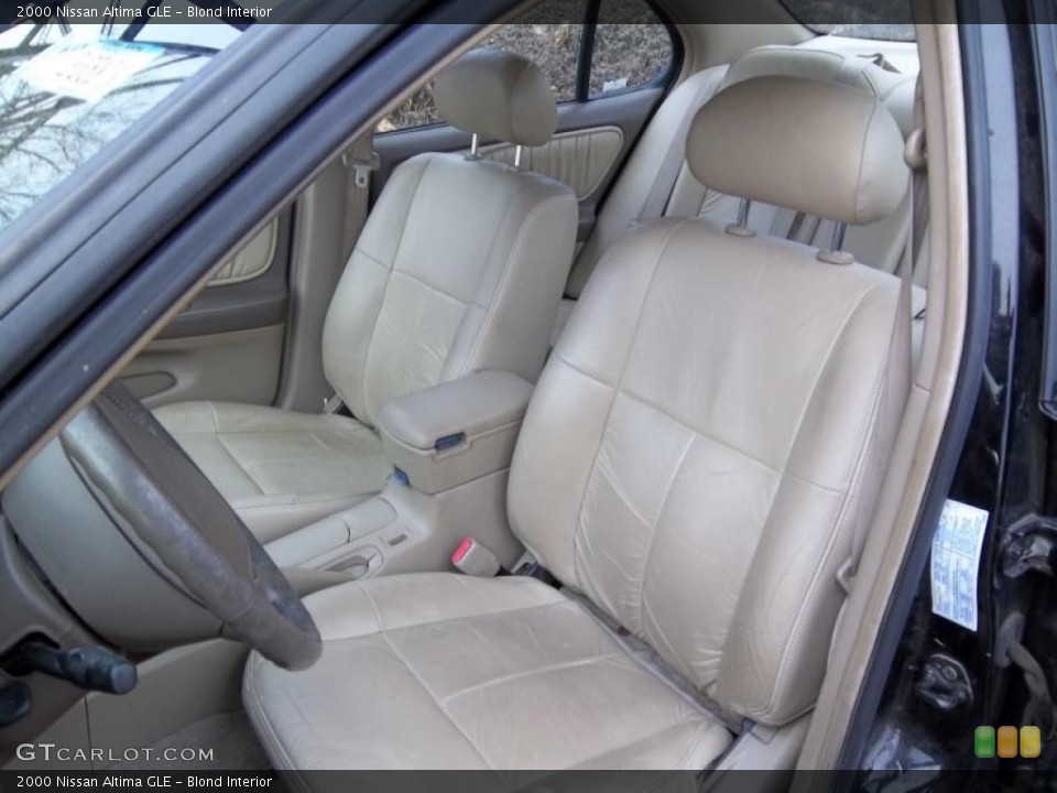 Blond Interior Photo for the 2000 Nissan Altima GLE #43474610