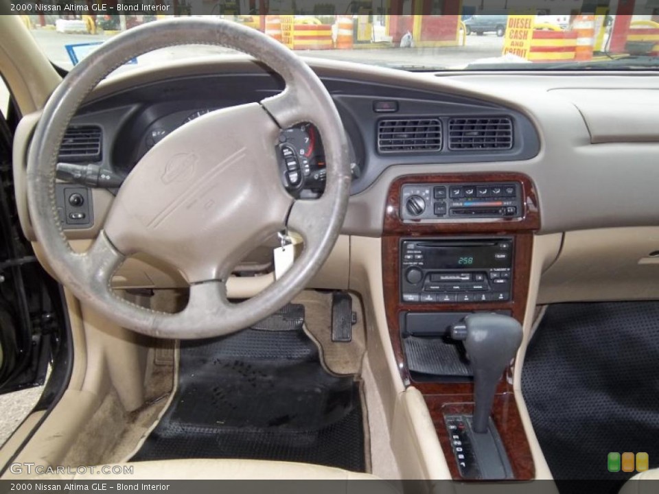 Blond Interior Dashboard for the 2000 Nissan Altima GLE #43474643