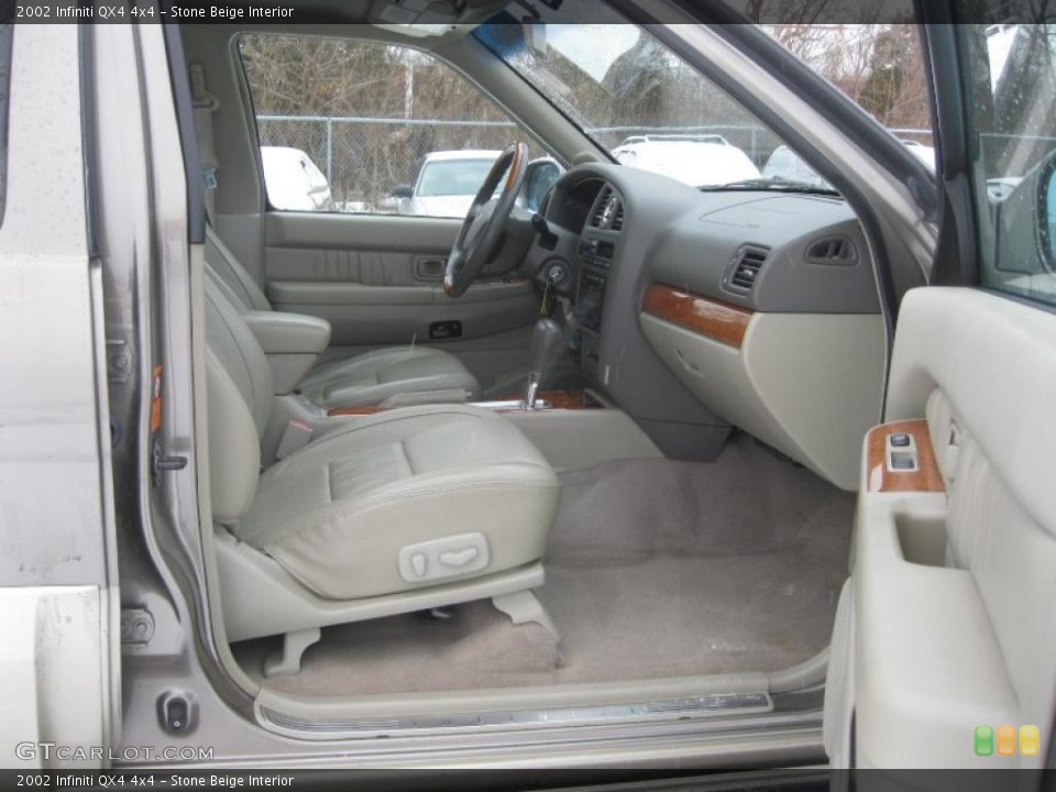 Stone Beige Interior Photo for the 2002 Infiniti QX4 4x4 #43497401
