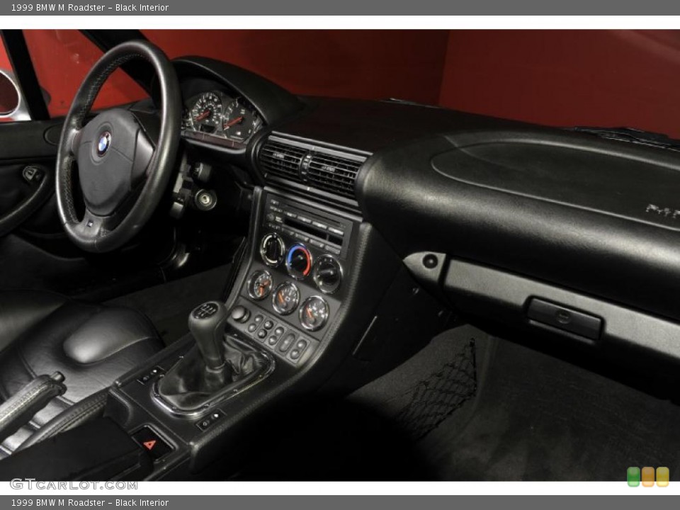 Black Interior Dashboard for the 1999 BMW M Roadster #43511294