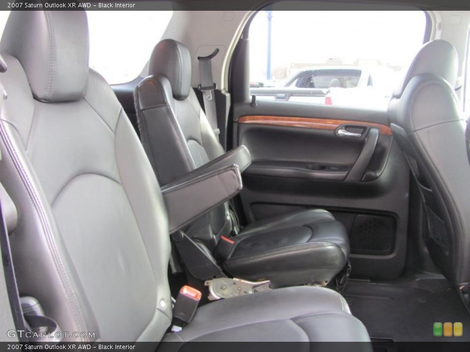 Black Interior Photo for the 2007 Saturn Outlook XR AWD #43523615