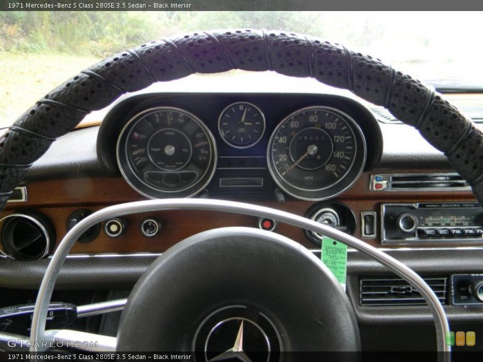 Black Interior Gauges for the 1971 Mercedes-Benz S Class 280SE 3.5 Sedan #43536530