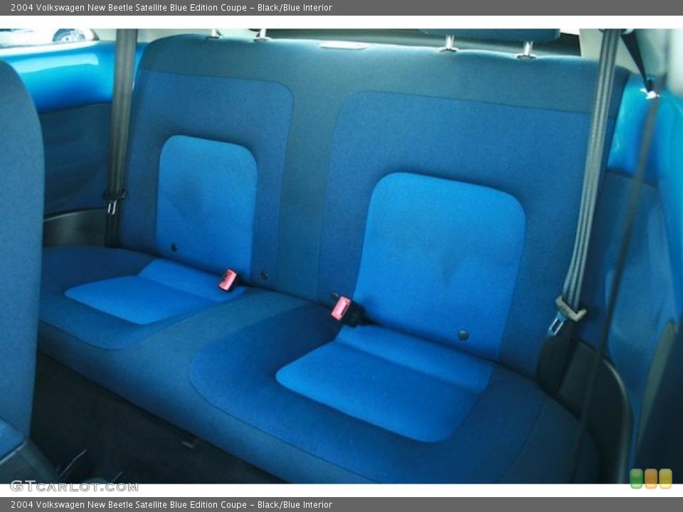Black/Blue Interior Photo for the 2004 Volkswagen New Beetle Satellite Blue Edition Coupe #43544060