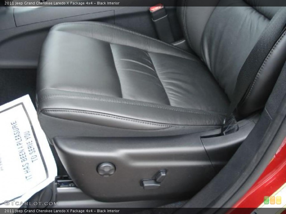 Black Interior Photo for the 2011 Jeep Grand Cherokee Laredo X Package 4x4 #43545512