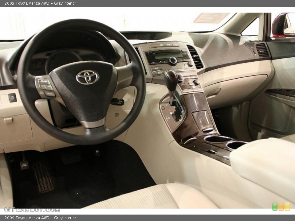Gray Interior Photo for the 2009 Toyota Venza AWD #43560910