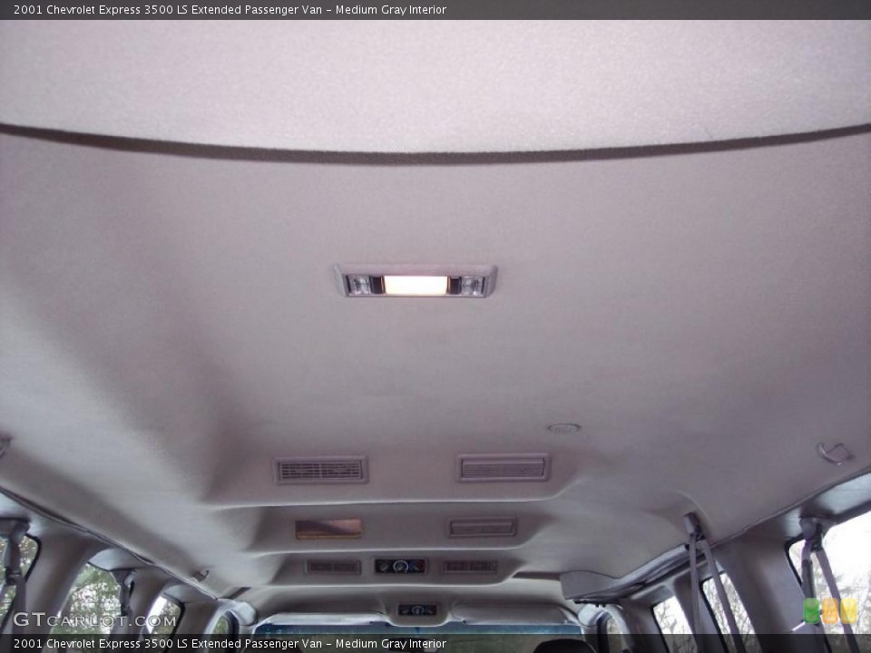 Medium Gray Interior Photo for the 2001 Chevrolet Express 3500 LS Extended Passenger Van #43570714
