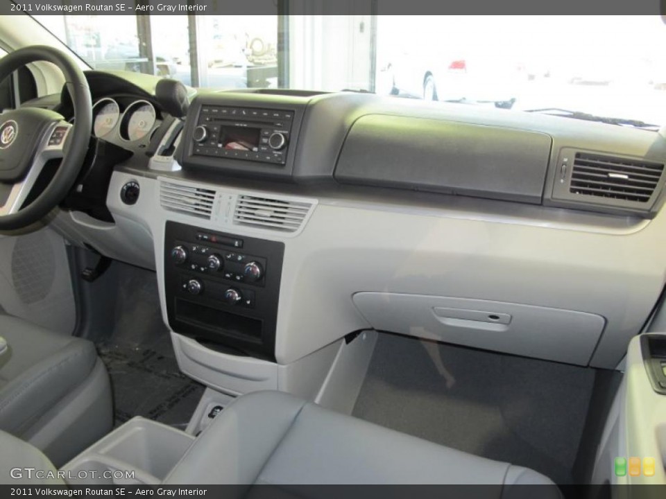 Aero Gray Interior Dashboard for the 2011 Volkswagen Routan SE #43573412
