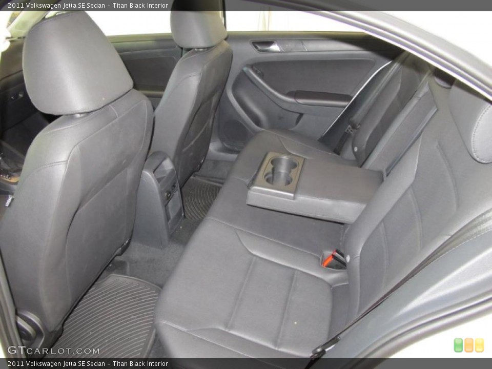 Titan Black Interior Photo for the 2011 Volkswagen Jetta SE Sedan #43573672