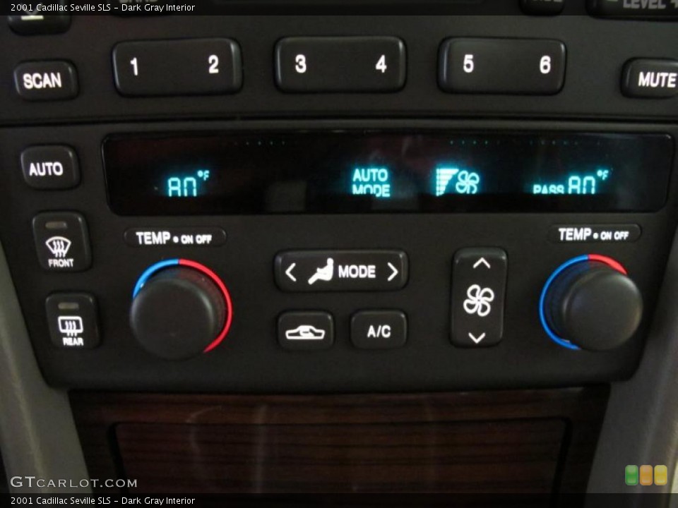 Dark Gray Interior Controls for the 2001 Cadillac Seville SLS #43575608