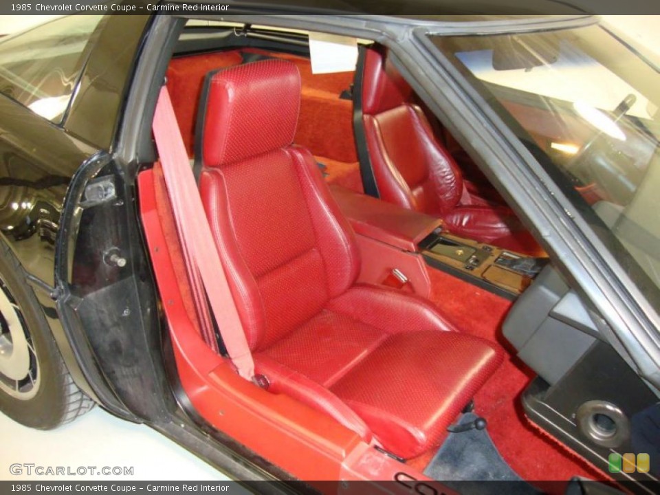 Carmine Red Interior Photo for the 1985 Chevrolet Corvette Coupe #43625572