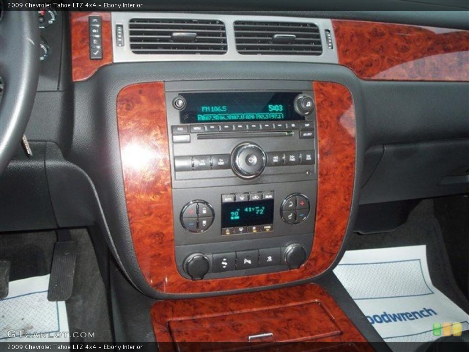 Ebony Interior Controls for the 2009 Chevrolet Tahoe LTZ 4x4 #43659151