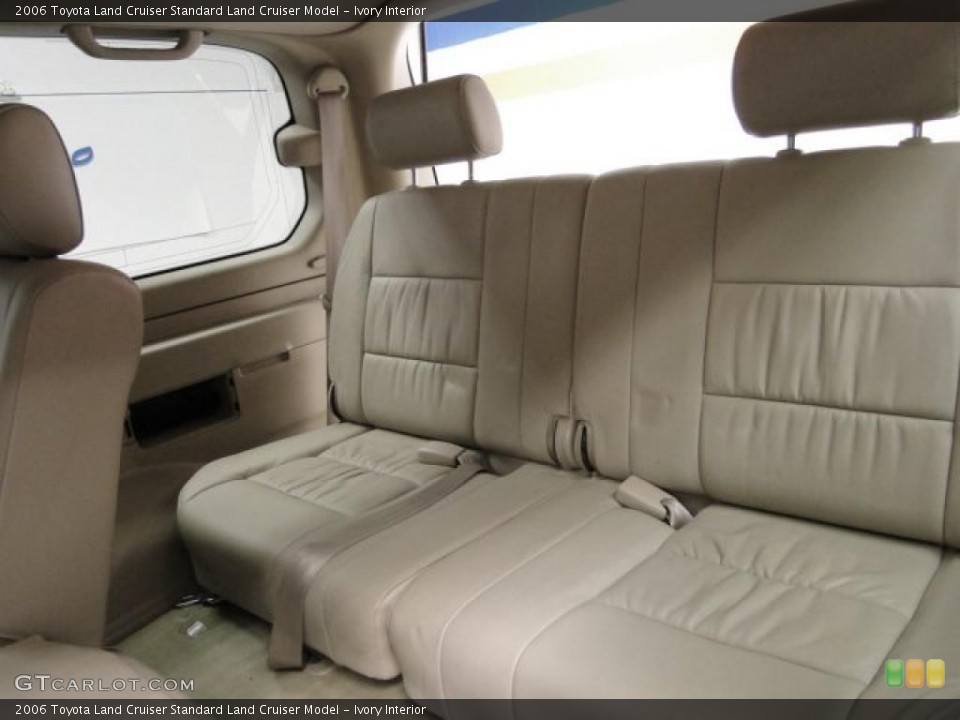 Ivory Interior Photo for the 2006 Toyota Land Cruiser  #43659375