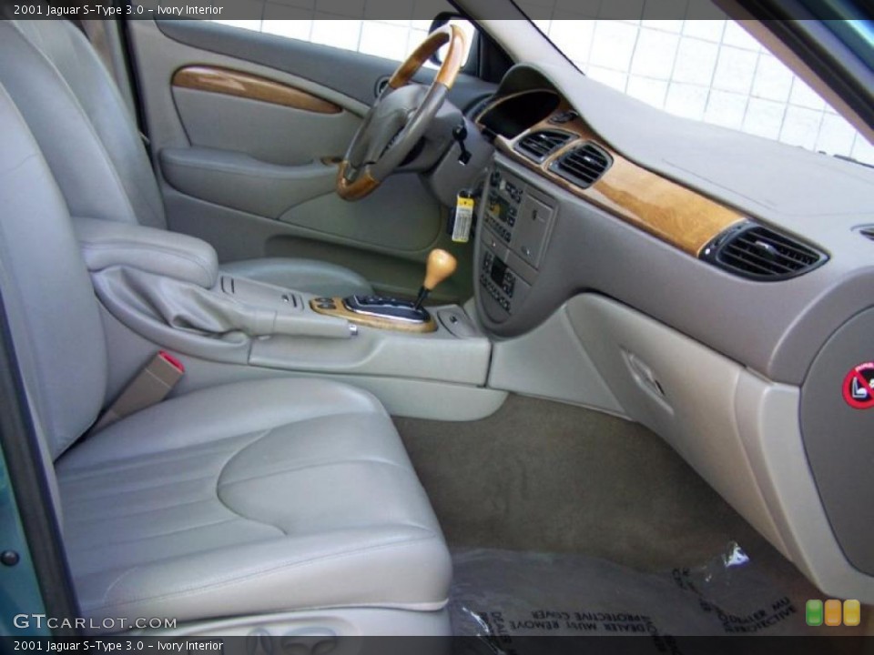 Ivory Interior Photo for the 2001 Jaguar S-Type 3.0 #43690356