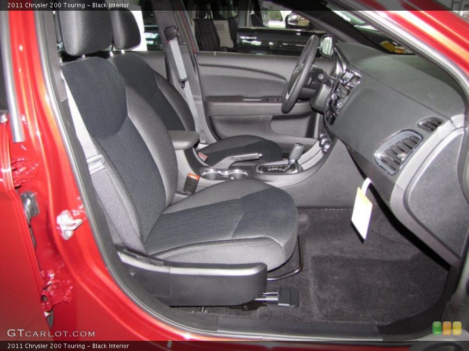 Black Interior Photo for the 2011 Chrysler 200 Touring #43698108