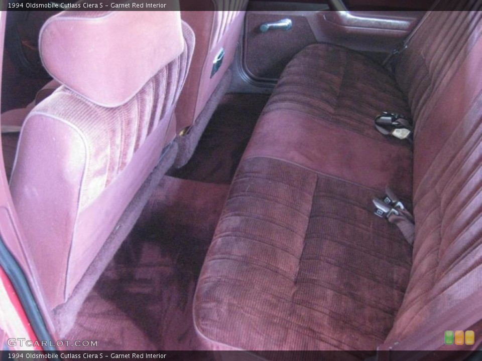 Garnet Red Interior Photo for the 1994 Oldsmobile Cutlass Ciera S #43774868
