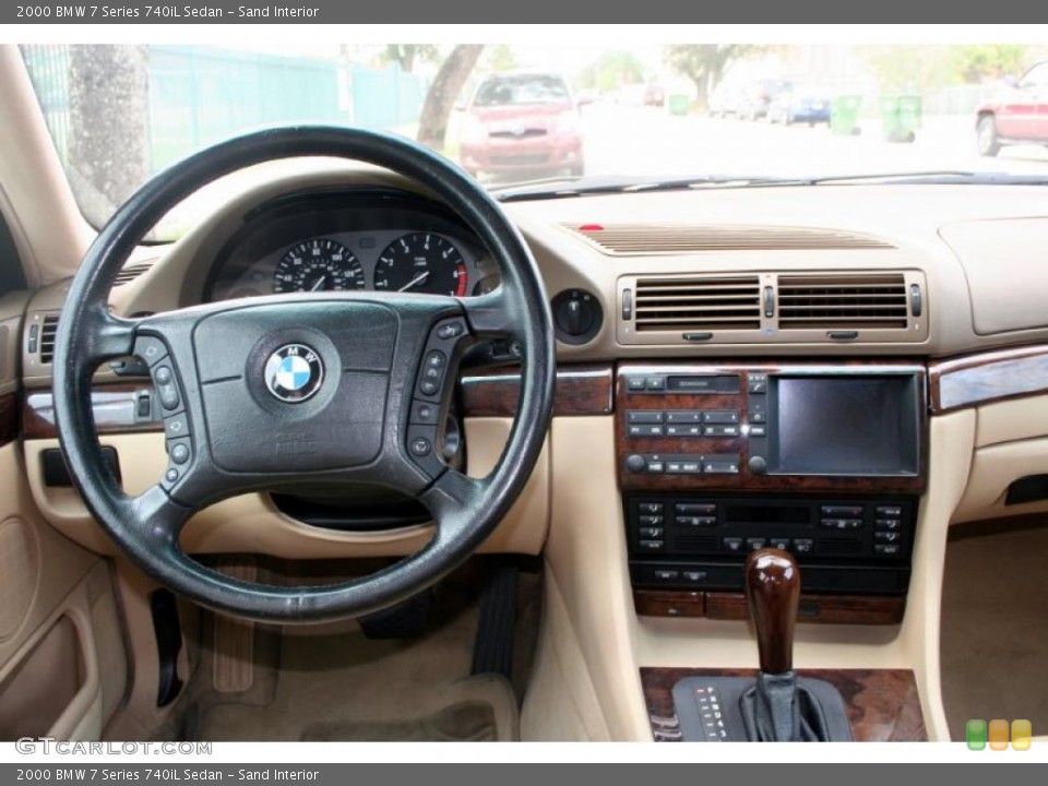 Sand Interior Dashboard for the 2000 BMW 7 Series 740iL Sedan #43789742