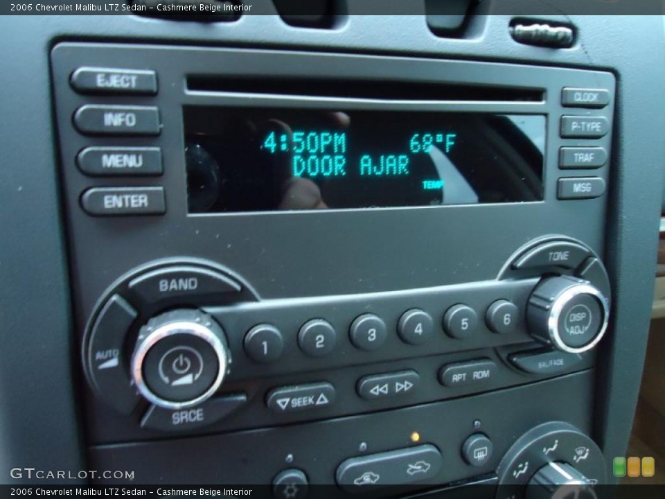 Cashmere Beige Interior Controls for the 2006 Chevrolet Malibu LTZ Sedan #43816886