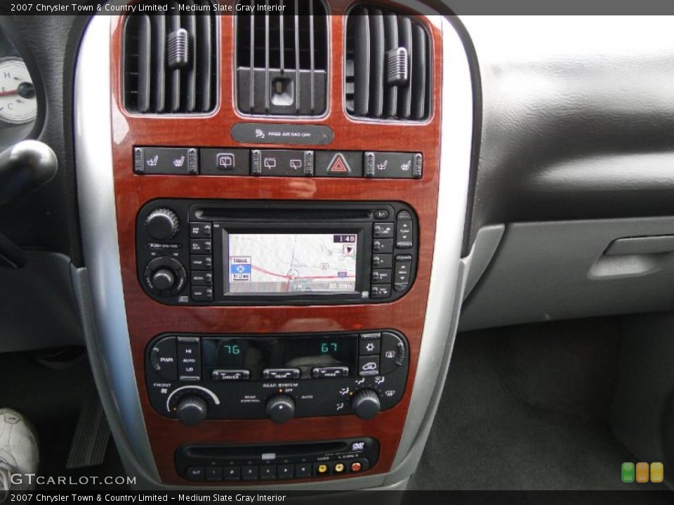 Medium Slate Gray Interior Controls for the 2007 Chrysler Town & Country Limited #43824585