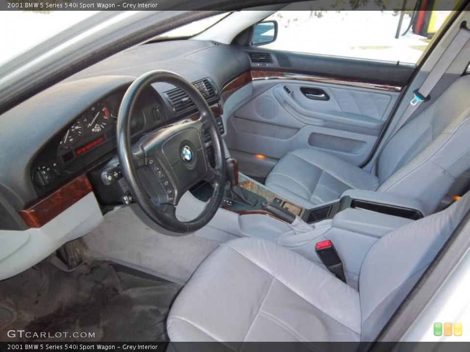Grey Interior Photo for the 2001 BMW 5 Series 540i Sport Wagon #43825504