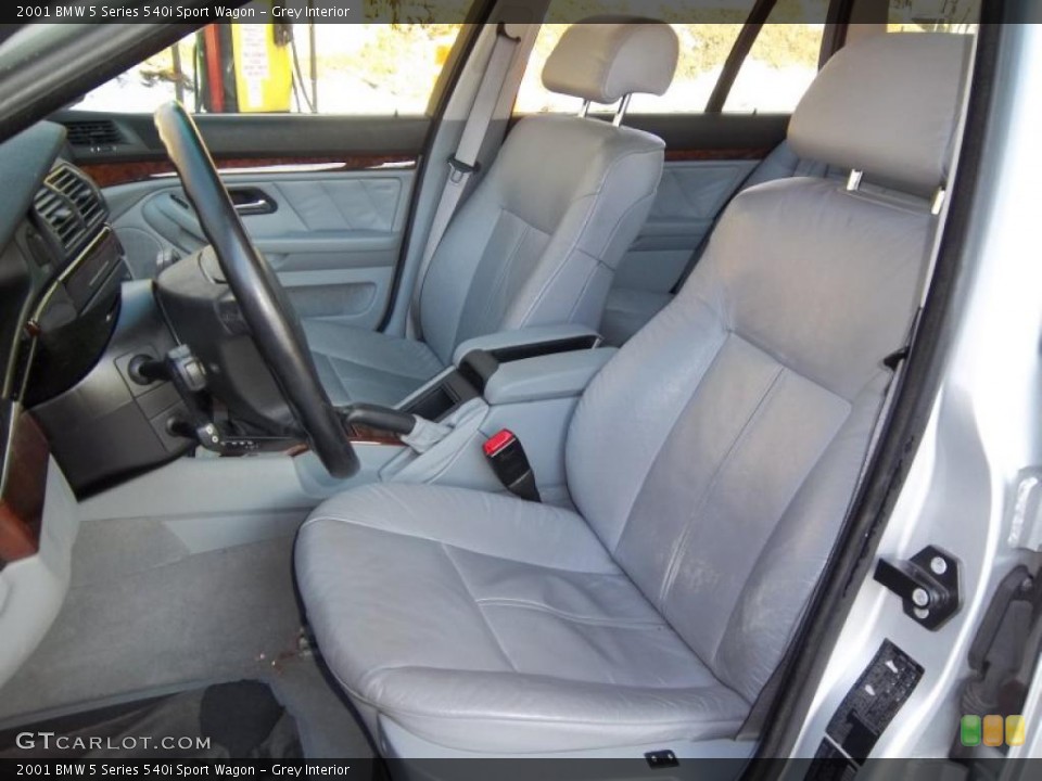 Grey Interior Photo for the 2001 BMW 5 Series 540i Sport Wagon #43825518
