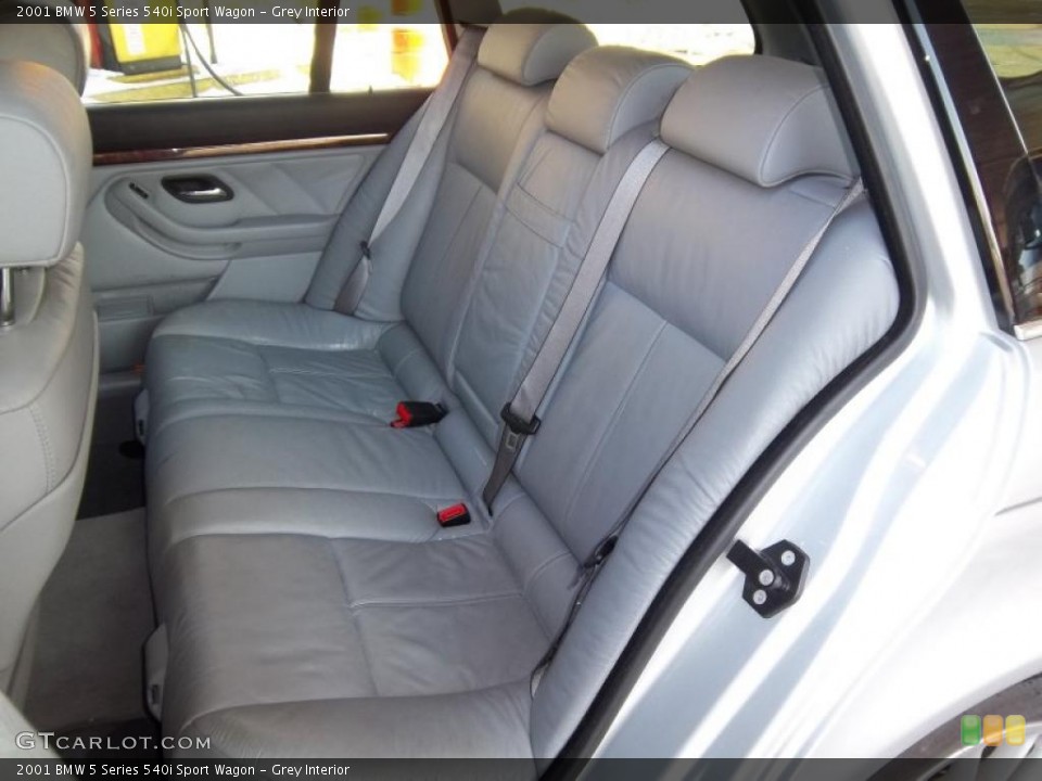 Grey Interior Photo for the 2001 BMW 5 Series 540i Sport Wagon #43825541