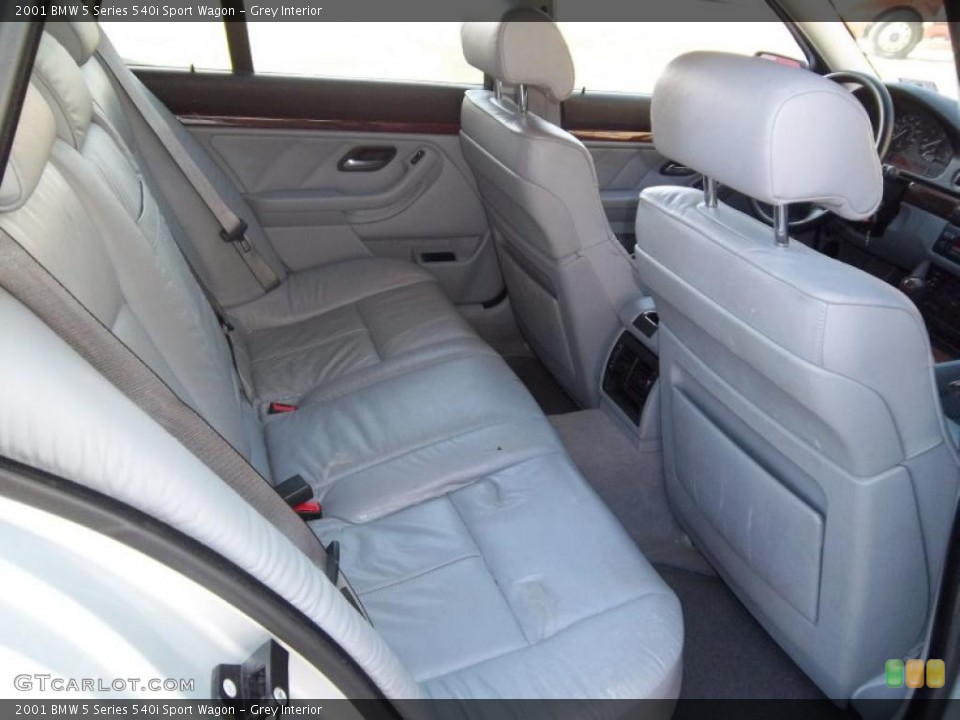 Grey Interior Photo for the 2001 BMW 5 Series 540i Sport Wagon #43825589