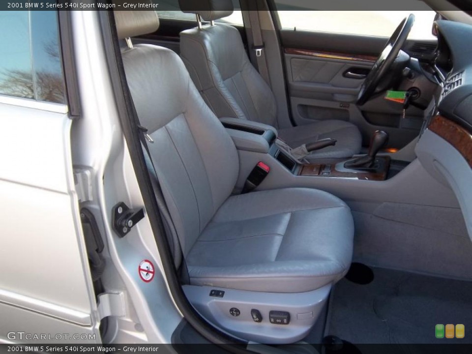 Grey Interior Photo for the 2001 BMW 5 Series 540i Sport Wagon #43825625