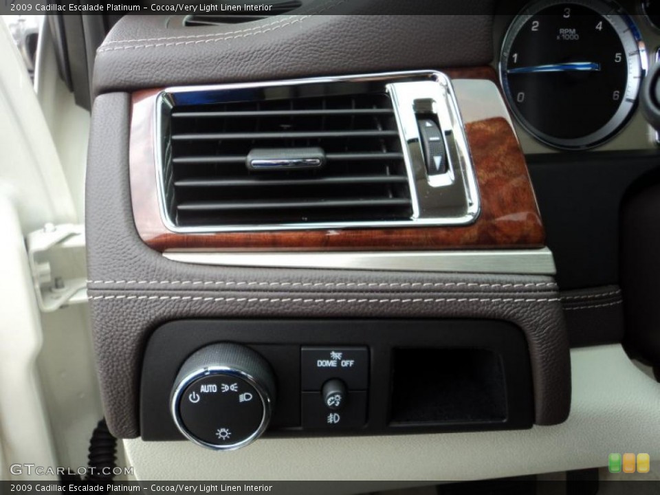 Cocoa/Very Light Linen Interior Controls for the 2009 Cadillac Escalade Platinum #43831981