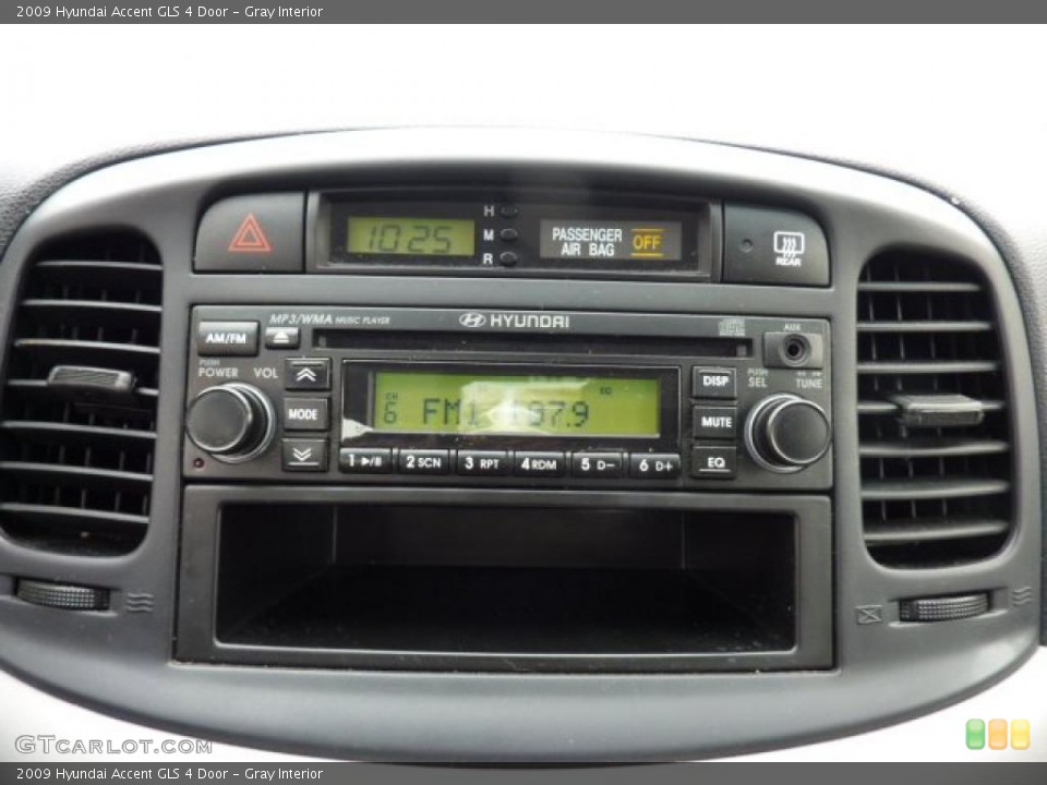Gray Interior Controls for the 2009 Hyundai Accent GLS 4 Door #43865689